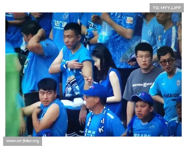 以上港在亚洲杯失利引发球迷热议 赛后情绪激烈纷争四起