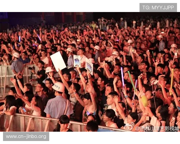 火箭队球员火速击掌球迷围场一周 欢庆气氛点燃全场激情